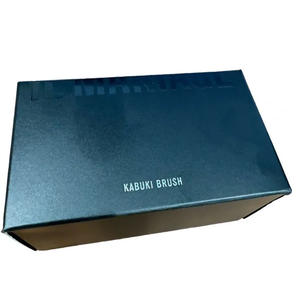 Il Makiage Kabuki Brush. NWT/NIB - Picture 4 of 5